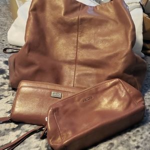 Coach Bag w/ wallet & makeup bag
